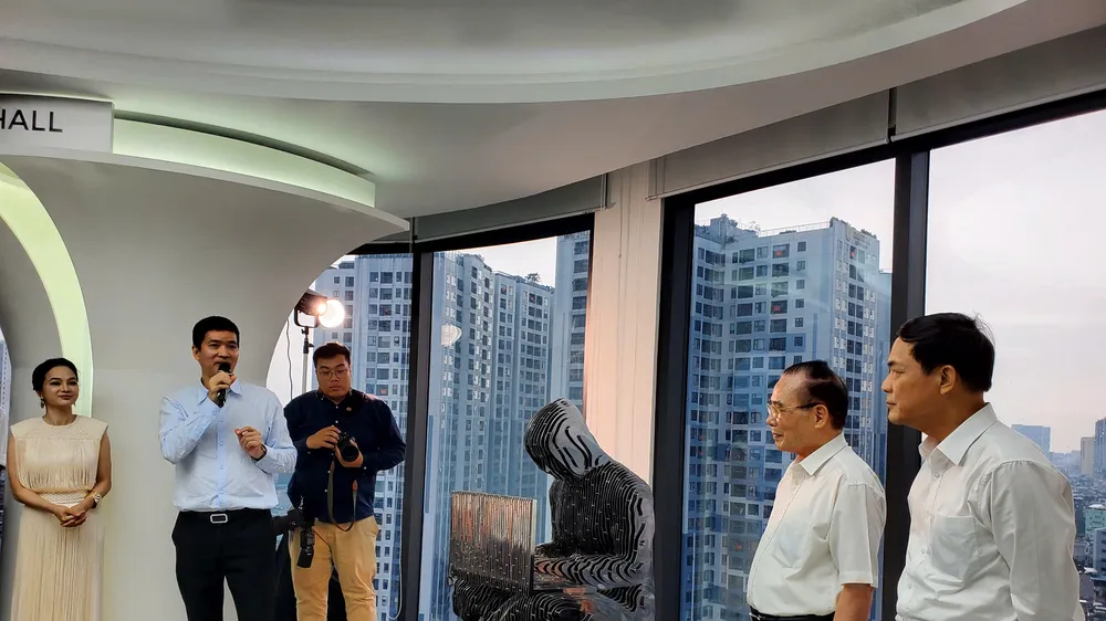 Tượng Satoshi Nakamoto được đặt tại Công ty 1Matrix (Hà Nội)