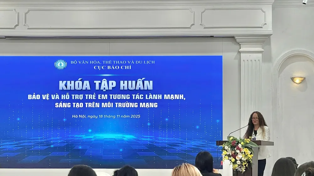 Tập huấn “Bảo vệ và hỗ trợ trẻ em tương tác lành mạnh, sáng tạo trên môi trường mạng”