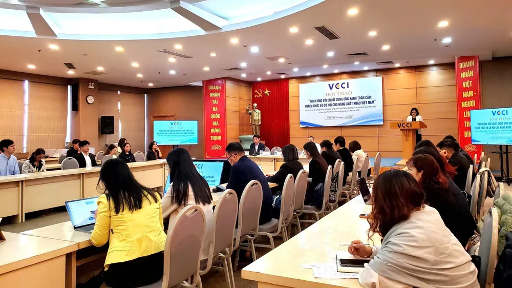 Quang cảnh hội thảo. Ảnh: HÀ NGUYỄN