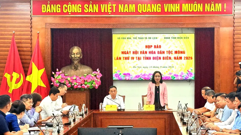 Họp báo Ngày hội văn hóa dân tộc Mông lần thứ IV. Ảnh VIỆT TRUNG 