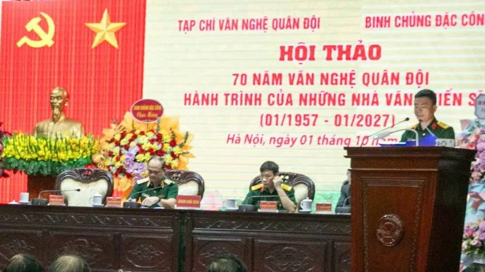 Hội thảo 70 năm Văn nghệ quân đội - Hành trình của những nhà văn - chiến sĩ”. Ảnh: NGUYỄN OANH