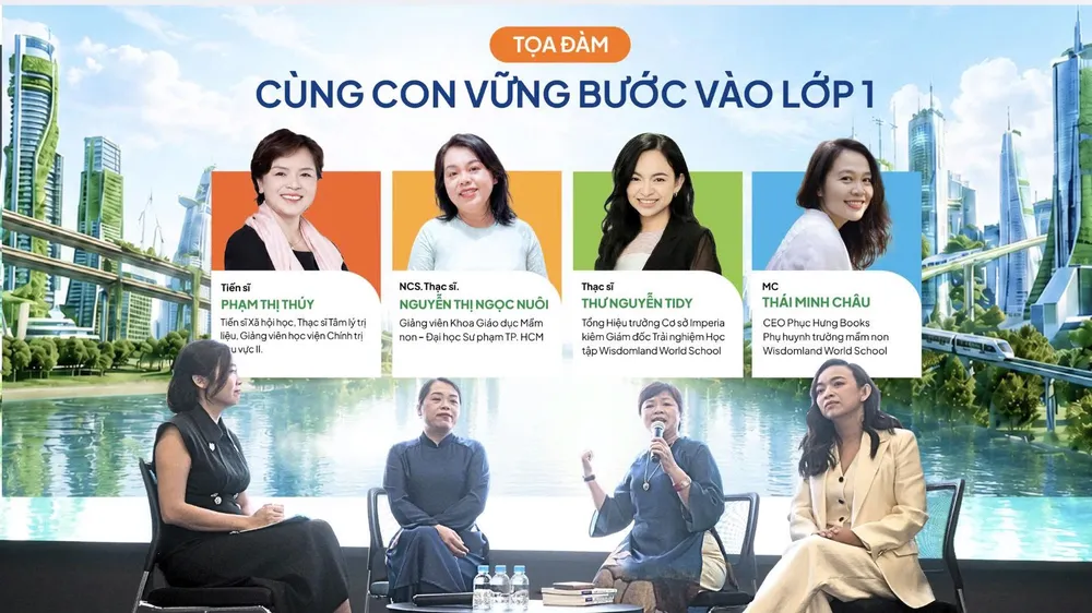Các chuyên gia chia sẻ tại toạ đàm