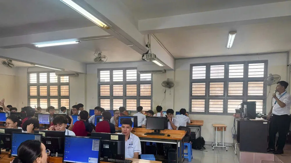 Thời khóa biểu được thiết kế riêng cho từng học sinh tại Trường THPT Nguyễn An Ninh.