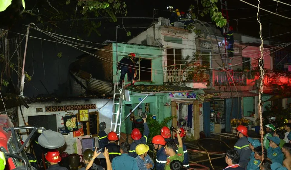 6 căn nhà ở quận 8 (TPHCM) bị cháy trong đêm 