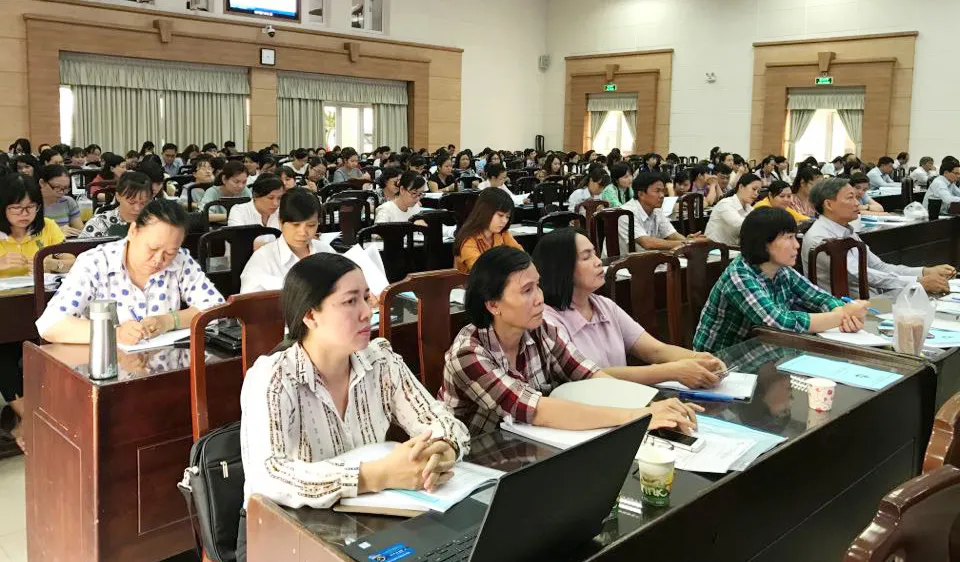 Nhân viên kế toán các trường học tại quận Bình Tân tham gia buổi tập huấn