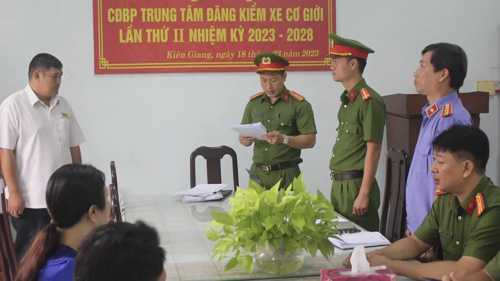 Kiên Giang: Bắt Giám đốc Trung tâm Đăng kiểm 68-01S