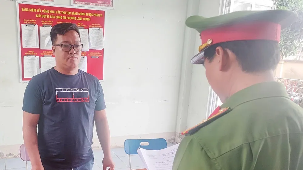 Dựng chiêu trò thanh lý xe hải quan, lừa đảo chiếm đoạt hơn 2 tỷ đồng