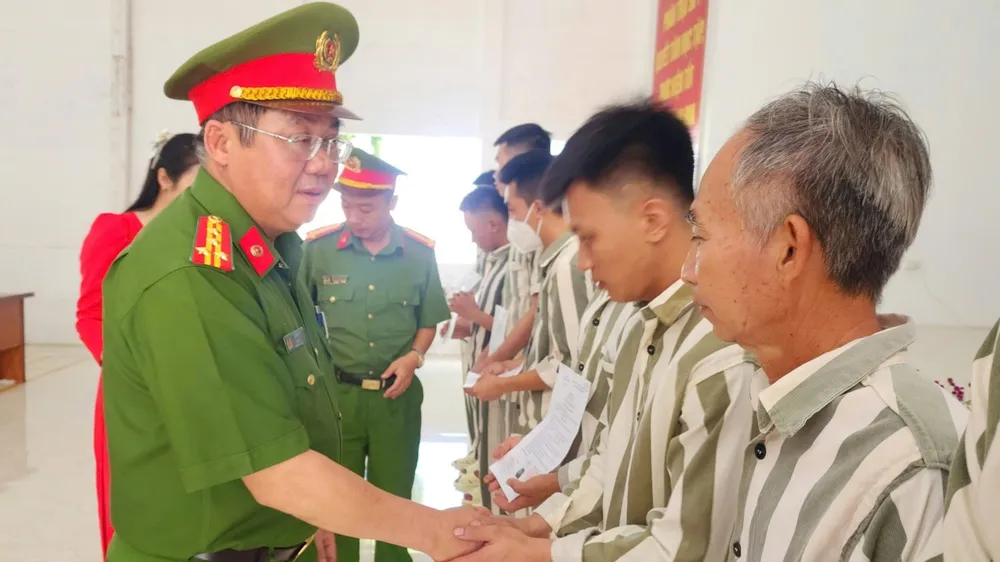 Công bố quyết định đặc xá cho 34 phạm nhân 