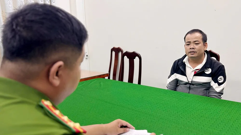 An Giang: Bắt khẩn cấp 2 đối tượng lừa đảo chiếm đoạt hơn 3,2 tỷ đồng của công ty tài chính