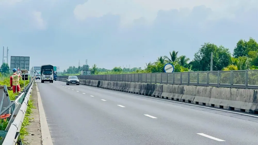 Tạm dừng lưu thông tuyến cao tốc Mỹ Thuận - Cần Thơ 3 tiếng mỗi đêm, trong 4 ngày