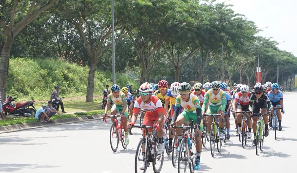 Các tay đua đang tranh tài