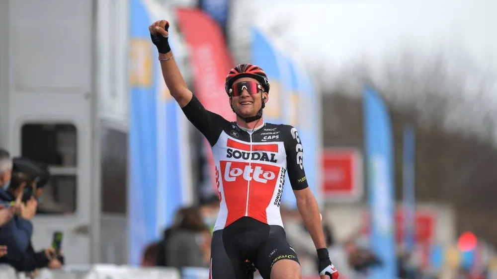 Chiến thắng mang tính bản lề của Tim Wellens ở chặng ba. 