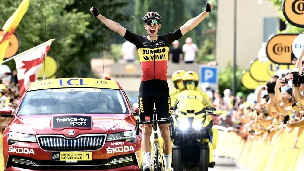 Wout Van Aert một mình về đích chặng 11 