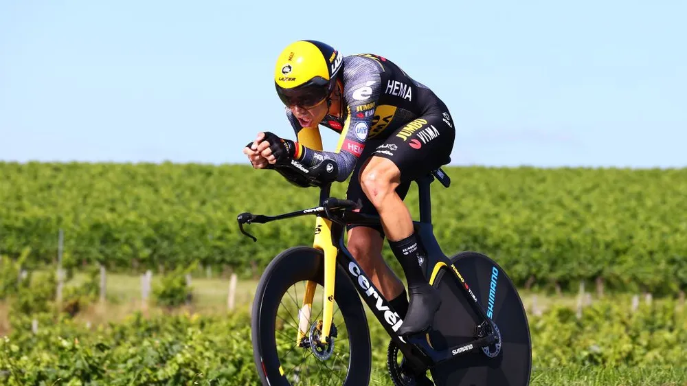 Wout Van Aert thắng chặng cá nhân tính giờ