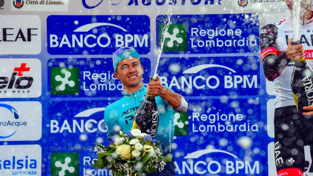 Giây phút đăng quang của Alexey Lutsenko