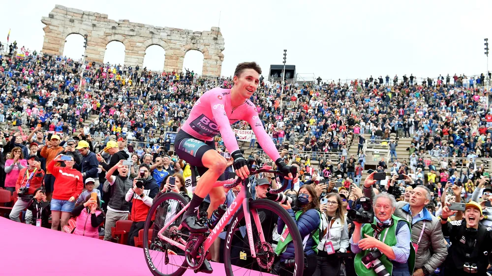Jai Hindley có giải đua thành công tại Italia