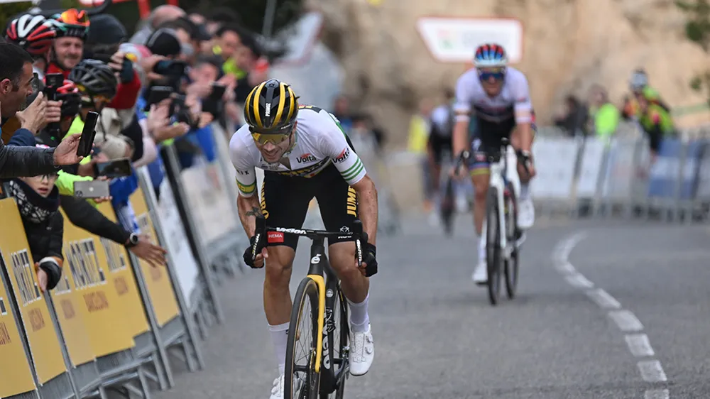 Primoz Roglic chiến thắng trong sự bất lực của Remco Evenepoel