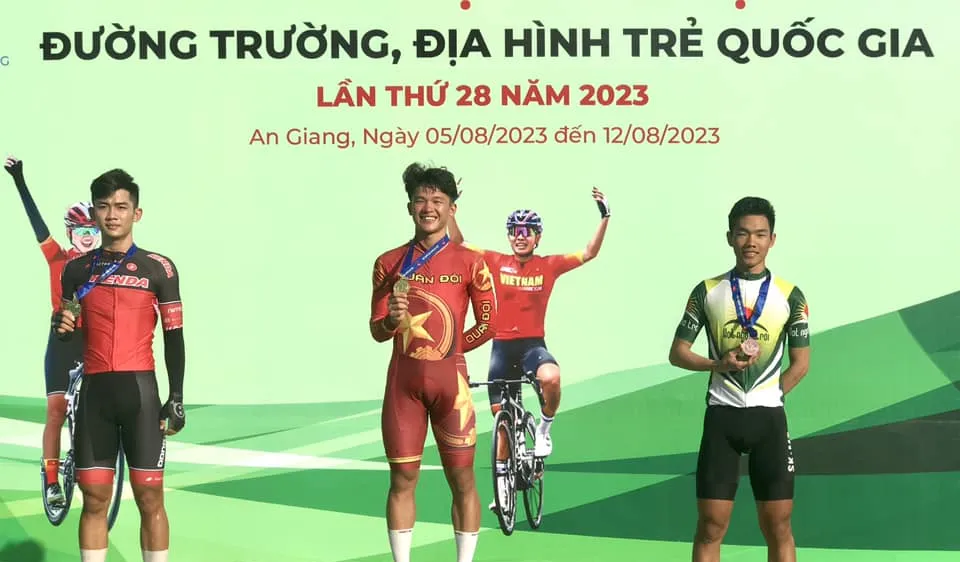 Phạm Lê Xuân Lộc giành cả 2 HCV trong 2 ngày thi đấu đầu tiên