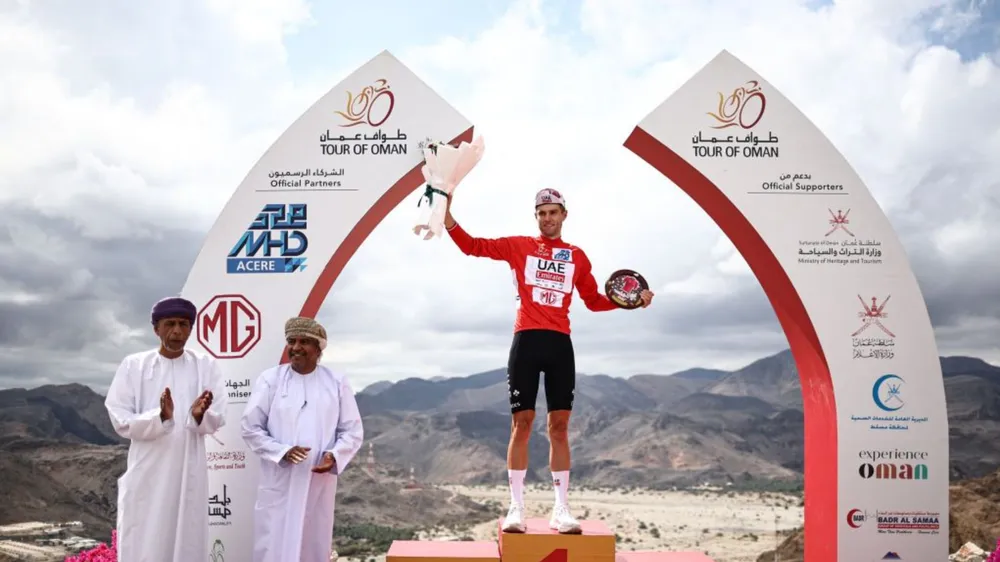 Adam Yates đăng quang Tour of Oman 2024