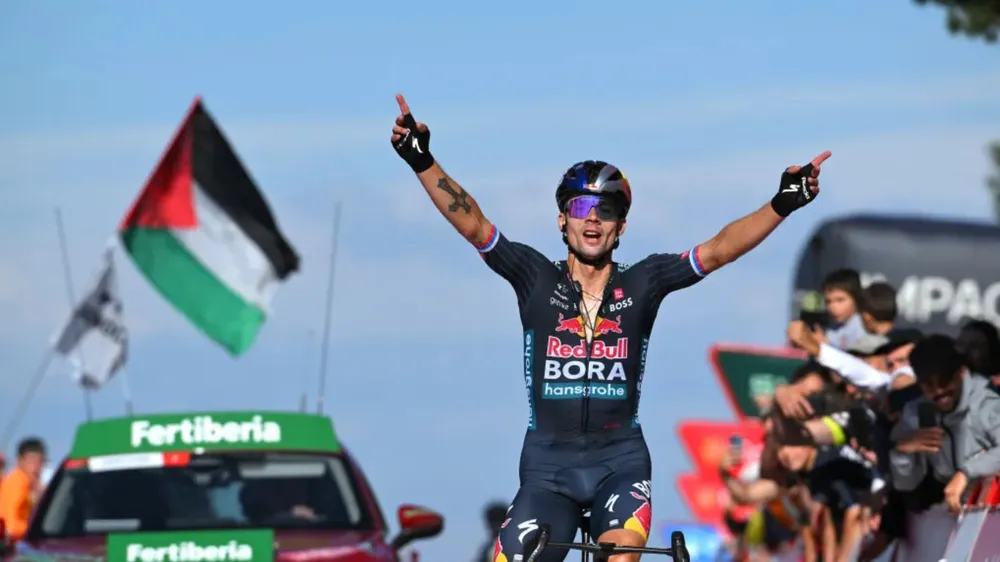 Primoz Roglic một mình lao về đích