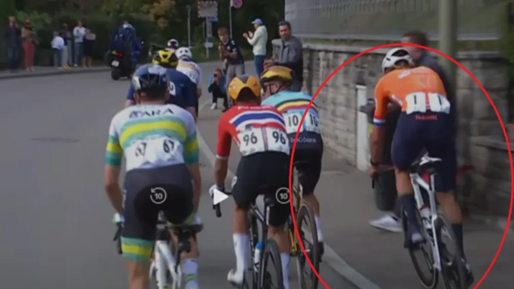 Mathieu van der Poel leo lề gây nguy hiểm 