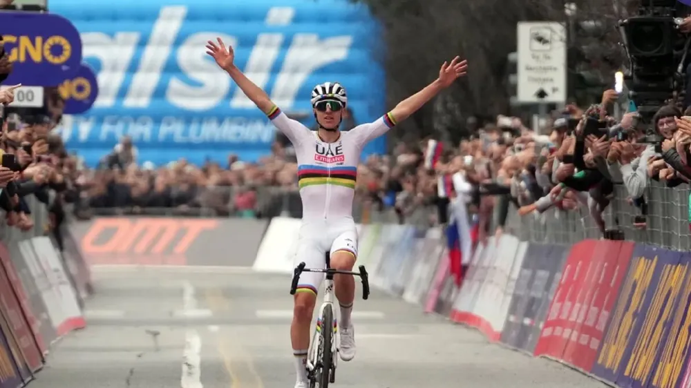 Tadej Pogacar chiến thắng solo ở Il Lombardia 2024