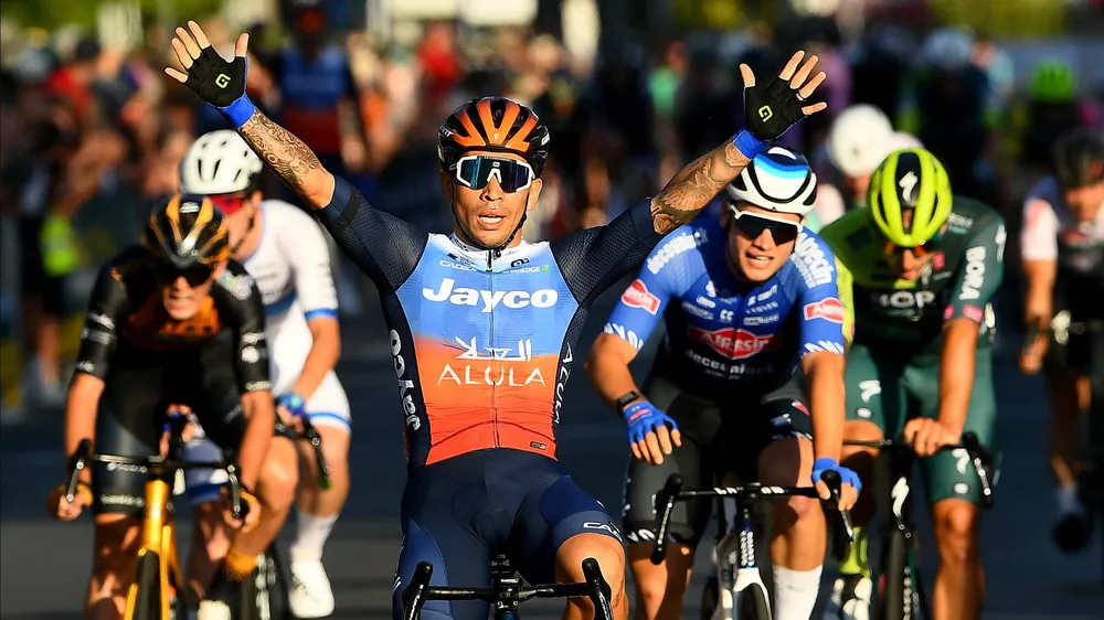 Caleb Ewan là chân rút hàng đầu của đội Jayco AlUla
