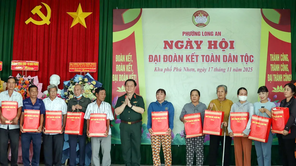 Phát huy truyền thống anh hùng, đoàn kết, xây dựng quê hương Tây Ninh giàu đẹp