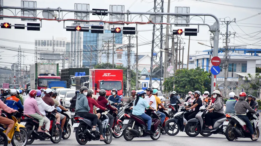 Quốc lộ 1 qua Bến Lức thường xuyên ùn ứ, chờ nâng cấp nút giao Long Kim