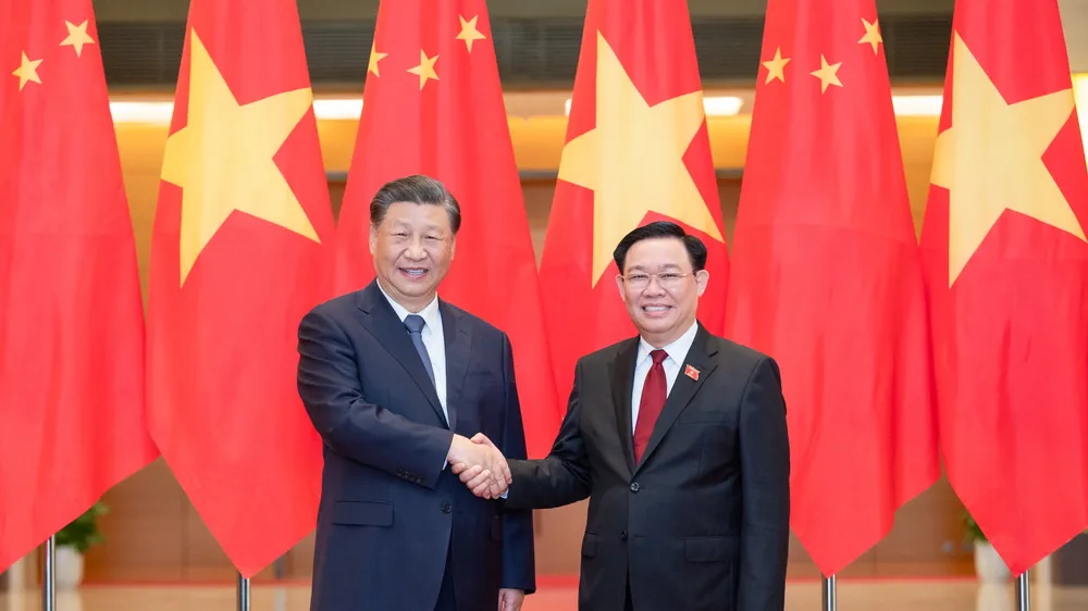 Chủ tịch Quốc hội Vương Đình Huệ hội kiến Tổng Bí thư, Chủ tịch nước Trung Quốc Tập Cận Bình