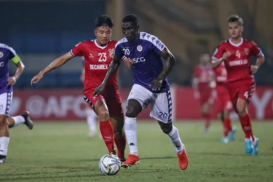 Omar có lợi thế khi hàng công của Hà Nội rất mạnh. Ảnh: MINH HOÀNG