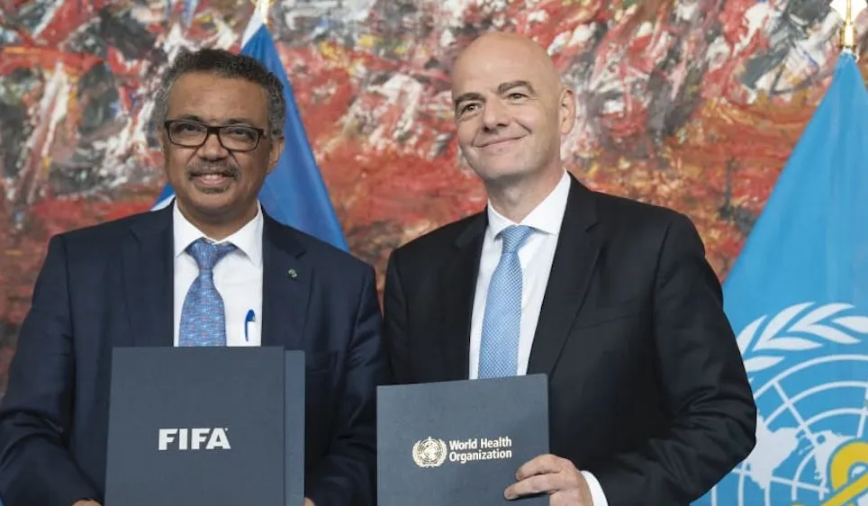 Chủ tịch FIFA Gianni Infantino và Tổng giám đốc WHO Tedros Adhanom Ghebreyesus