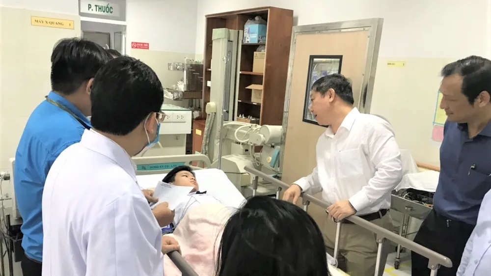 Công an điều tra vụ cây phượng bật gốc tại Trường THCS Bạch Đằng làm 1 học sinh tử vong