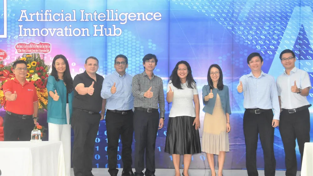 Ra mắt trung tâm AI Innovation Hub và công bố cuộc thi AI Hack 2020