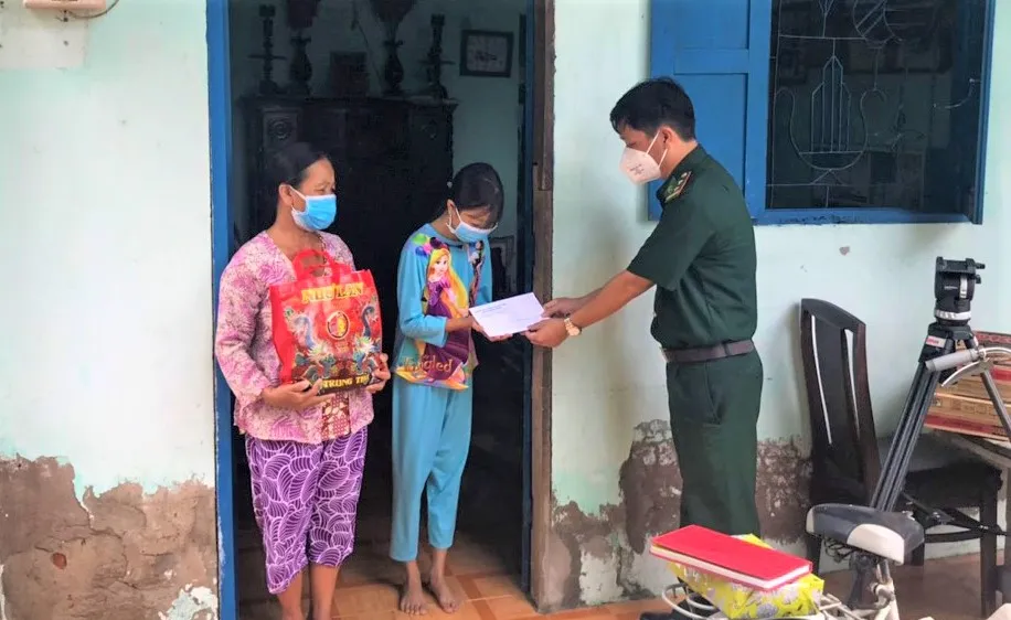 TPHCM: Học sinh xã đảo Thạnh An (Cần Giờ) đi học lại sau ngày 30-9