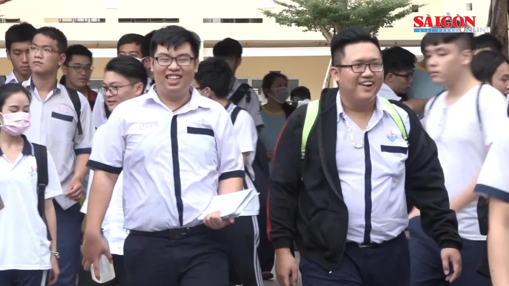 Ngày thi thứ 2: Đề thi vừa sức, Sở GD-ĐT TPHCM nhận trách nhiệm sơ suất trong in sao đề