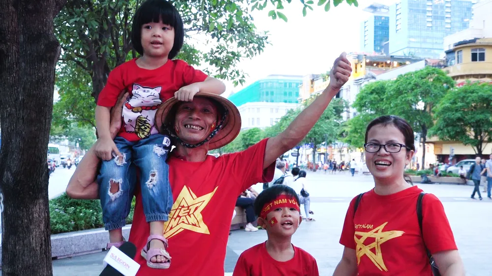 TPHCM hừng hực khí thế đón chờ trận đấu Việt Nam - Thái Lan