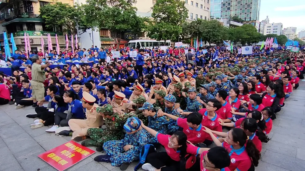 Sôi nổi ngày ra quân chiến dịch tình nguyện hè 2020