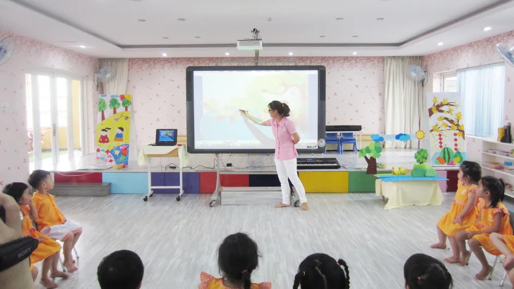 TPHCM: Xây dựng dự toán chi cho giáo dục trên tinh thần tiết kiệm