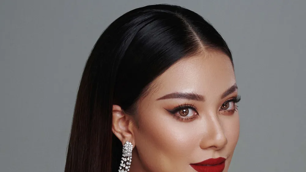 Hình ảnh chính thức của Á hậu Kim Duyên trên trang voting của Miss Universe