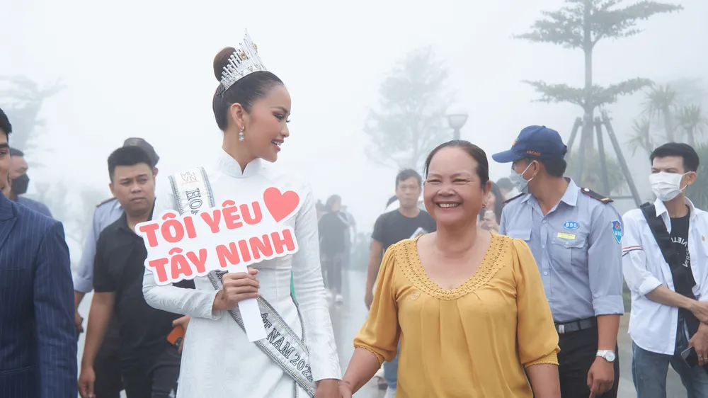 Hoa hậu Ngọc Châu về quê nhà hoạt động thiện nguyện 