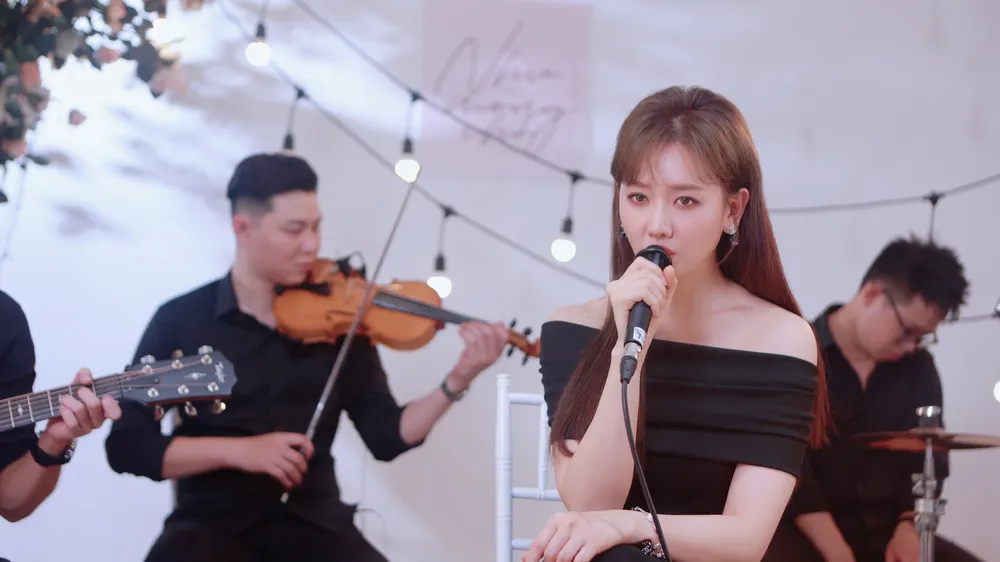 Tung bản live Như anh đã mong chờ, Hari Won quyết định hoạt động song song 2 thị trường Việt - Hàn
