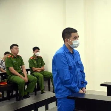Podcast bản tin trưa 7-8: Xét xử chủ cơ sở karaoke bị cháy khiến 3 chiến sĩ công an tử vong; Vô cớ hành hung hàng xóm làm 1 người chết
