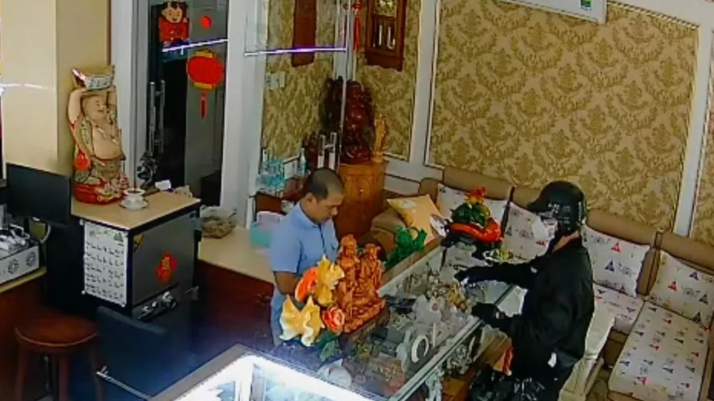 Podcast bản tin tối 7-10: Đối tượng cướp tiệm vàng ở Trà Vinh từng là trưởng phòng thi hành án