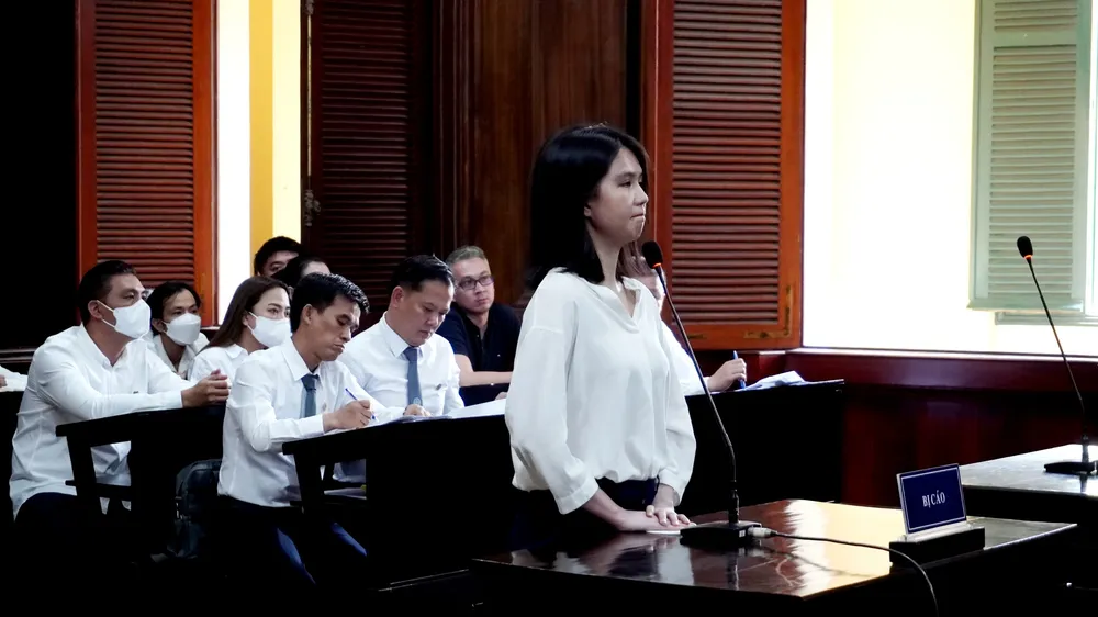 Podcast bản tin tối 2-2: Người mẫu Ngọc Trinh bị tuyên phạt 1 năm tù treo; Long An: 2 học sinh tử vong dưới hầm khai thác đất