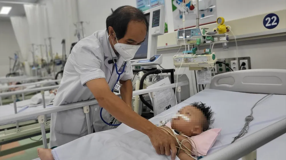 Podcast bản tin tối 11-5: TPHCM số ca mắc tay chân miệng tăng, sốt xuất huyết giảm; Vàng SJC quay đầu giảm gần 2 triệu đồng/lượng
