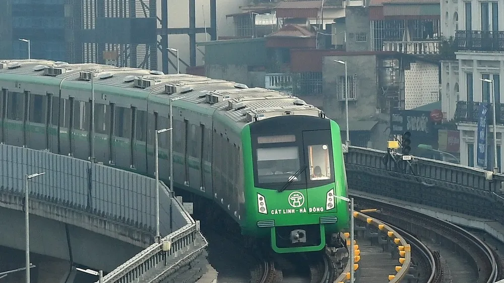 Podcast bản tin trưa 12-2: Hà Nội và TPHCM dự kiến huy động 75%-85% ngân sách địa phương làm đường sắt đô thị; Mưa trái mùa ở TPHCM kéo dài thêm 2-3 ngày