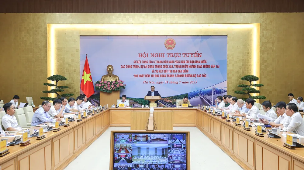 Podcast bản tin trưa 31-7: Hoàn thành xây dựng 3.000km đường bộ cao tốc trong năm 2025 | Mưa lớn gây sạt lở nhiều tuyến đường tại Điện Biên