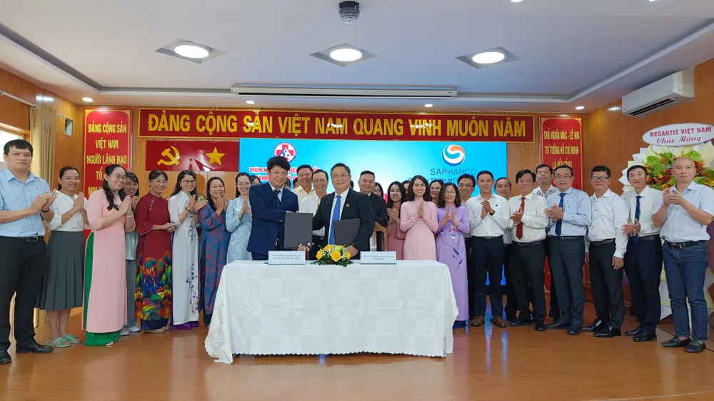 Công ty TNHH MTV Dược Sài Gòn (Sapharco) ký kết hợp tác với Viện Kiểm nghiệm thuốc TPHCM 