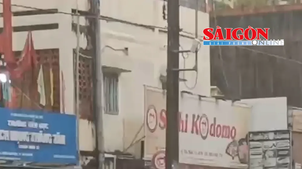 Ngày 30-5, thời tiết cả nước tiếp tục diễn biến phức tạp, nhiều nơi có mưa dông, cục bộ mưa to; trong khi Bắc bộ, Bắc Trung bộ và một số nơi ở miền Trung ngày nắng, có nơi nắng nóng.